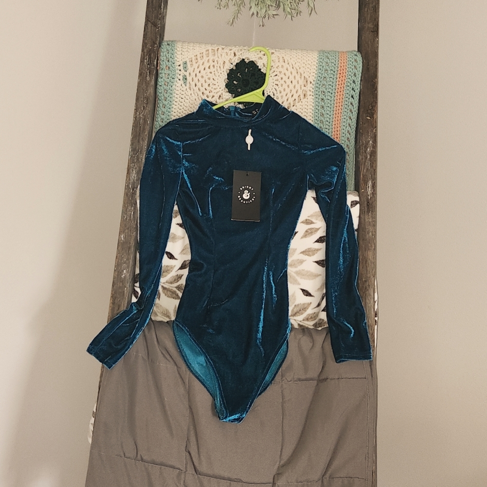 Petite Velvet body suit